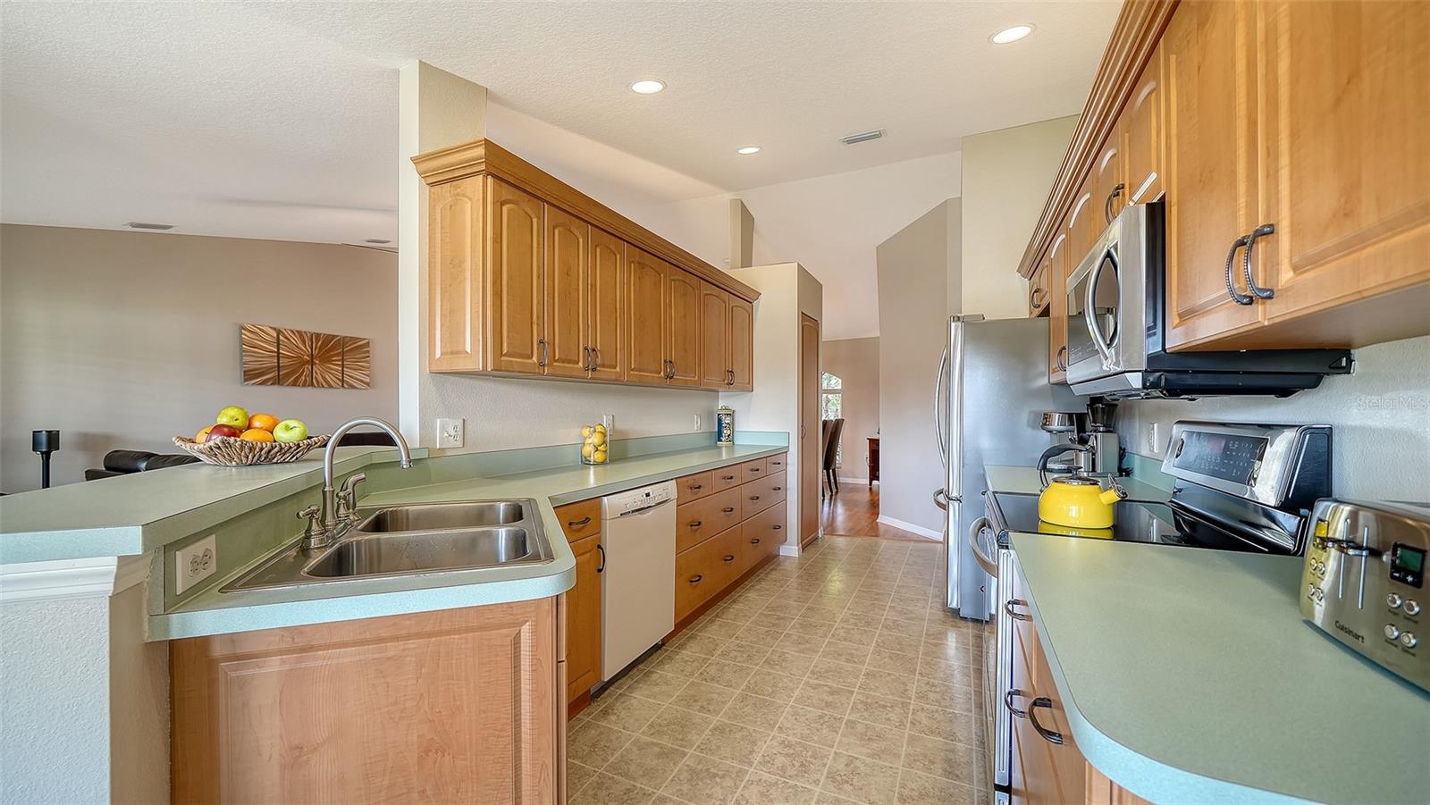 Image 14 of 43 For 6509 67th Court E