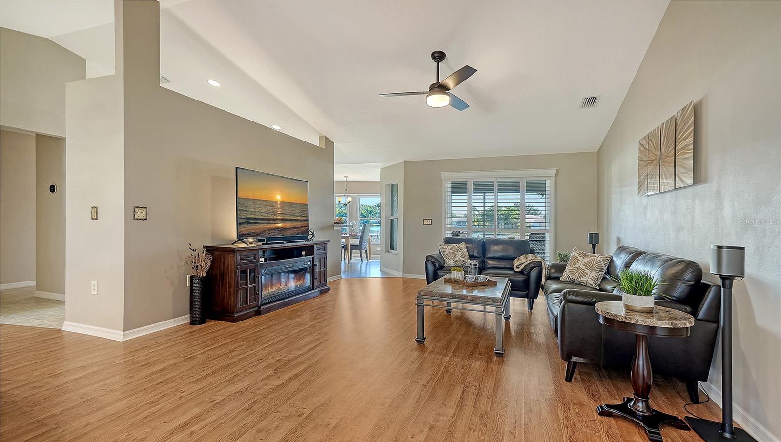 Image 4 of 43 For 6509 67th Court E