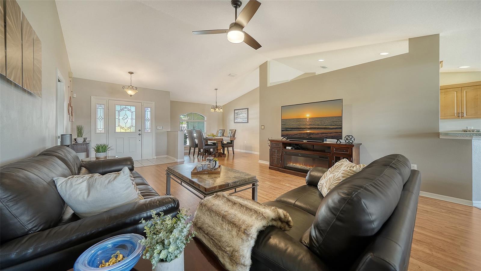 Image 7 of 43 For 6509 67th Court E