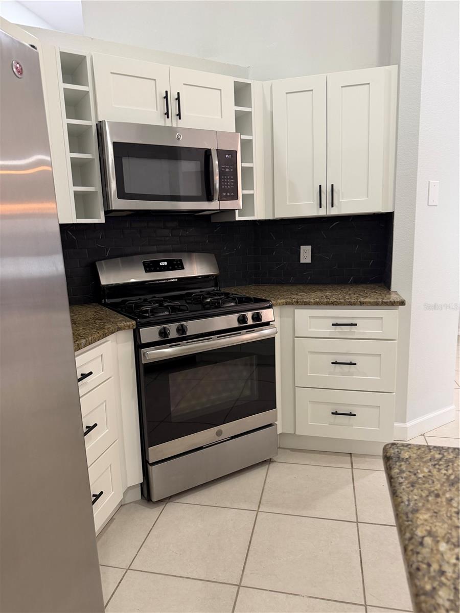 Image 8 of 20 For 6409 Golden Leaf Court