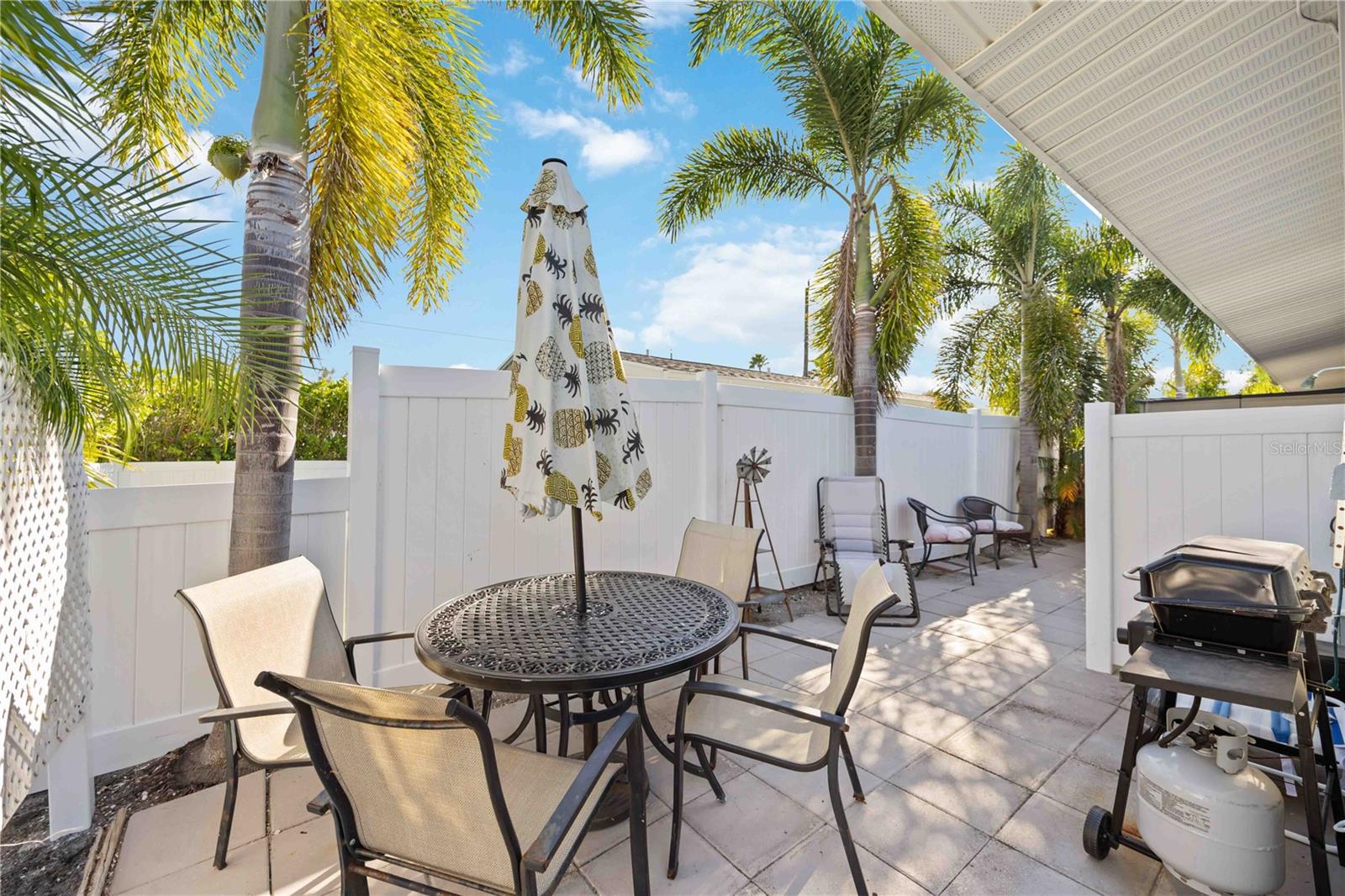 Image 18 of 66 For 2904 Avenue B  A & B