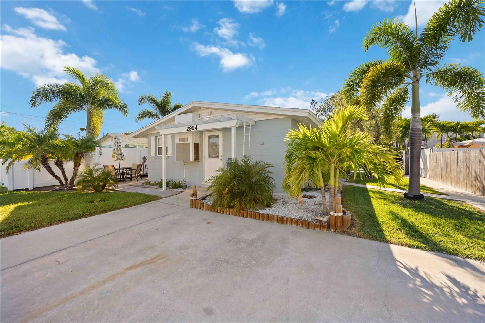 Image 47 of 66 For 2904 Avenue B  A & B