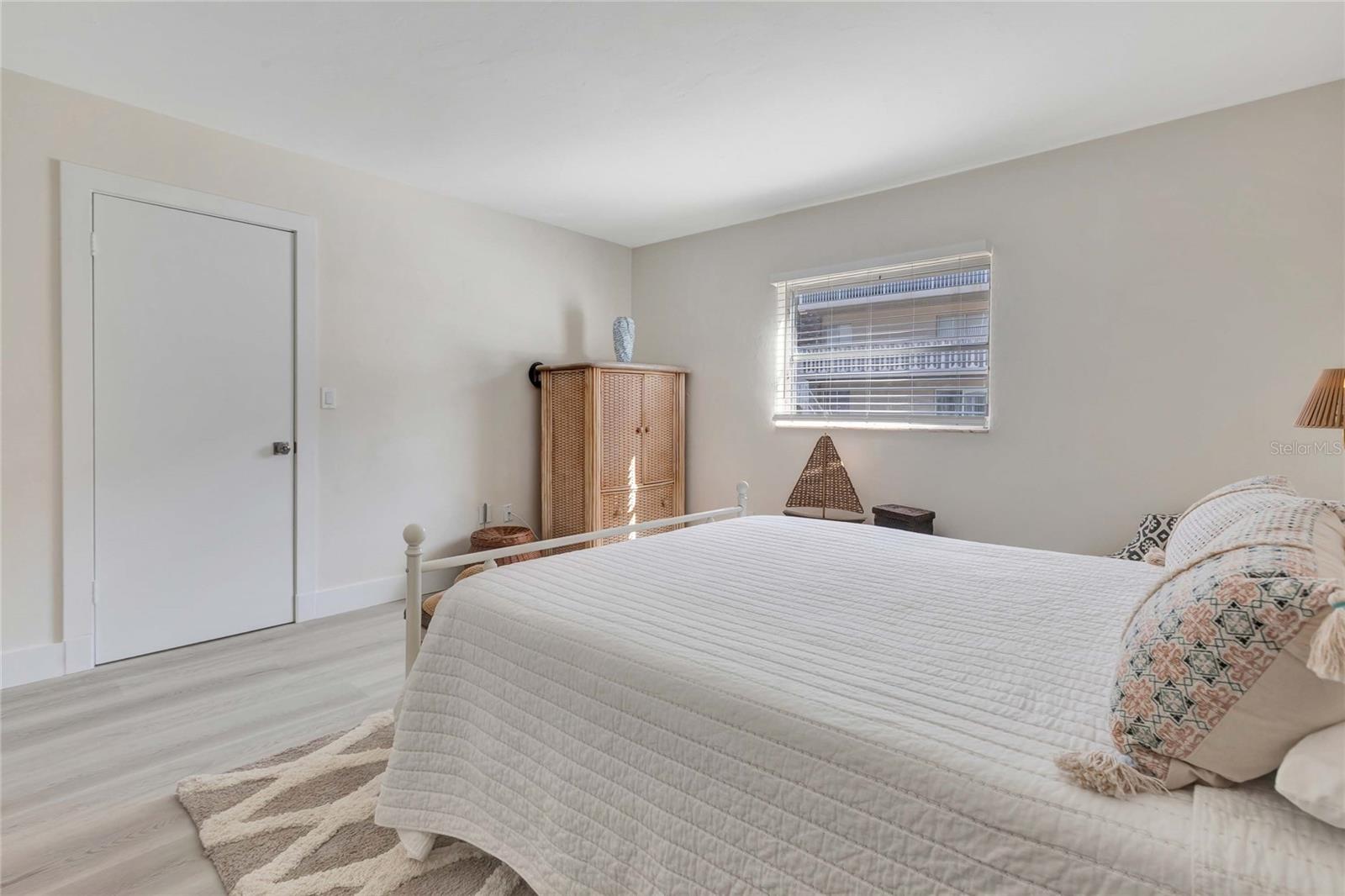 Image 21 of 53 For 3755 School Avenue 47