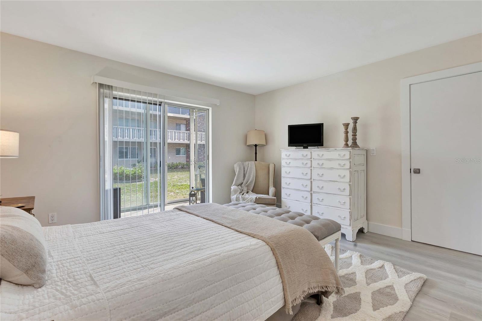 Image 28 of 53 For 3755 School Avenue 47