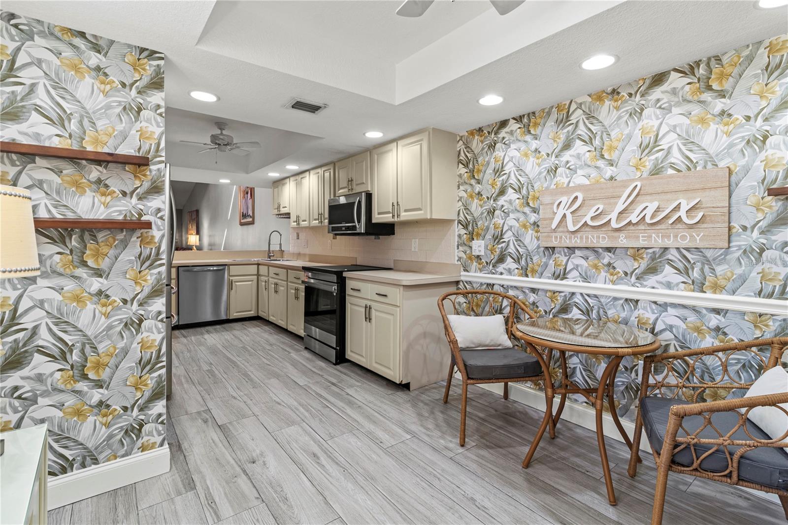 Image 10 of 64 For 4641 La Jolla Drive