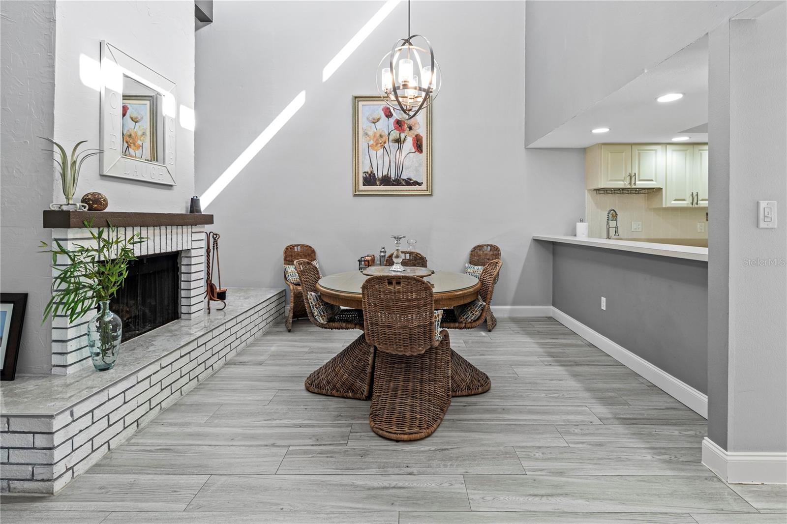 Image 12 of 64 For 4641 La Jolla Drive