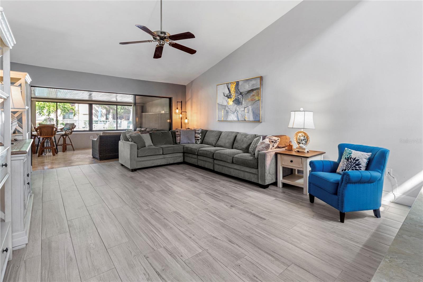 Image 14 of 64 For 4641 La Jolla Drive