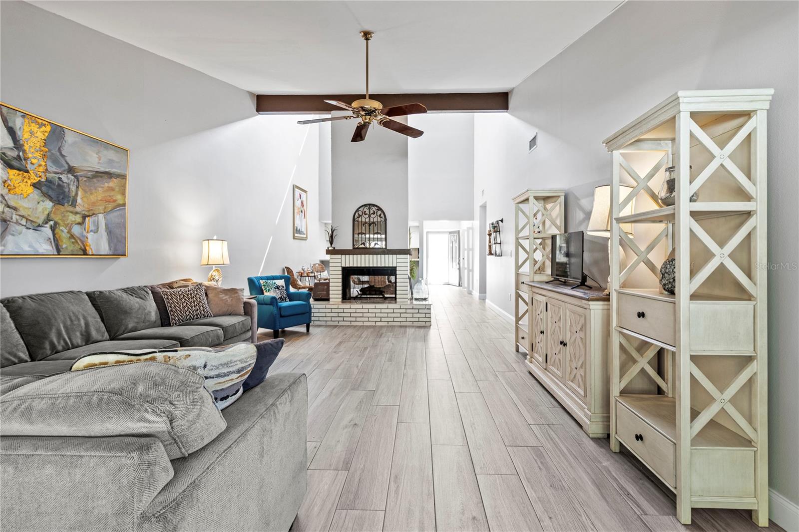 Image 17 of 64 For 4641 La Jolla Drive