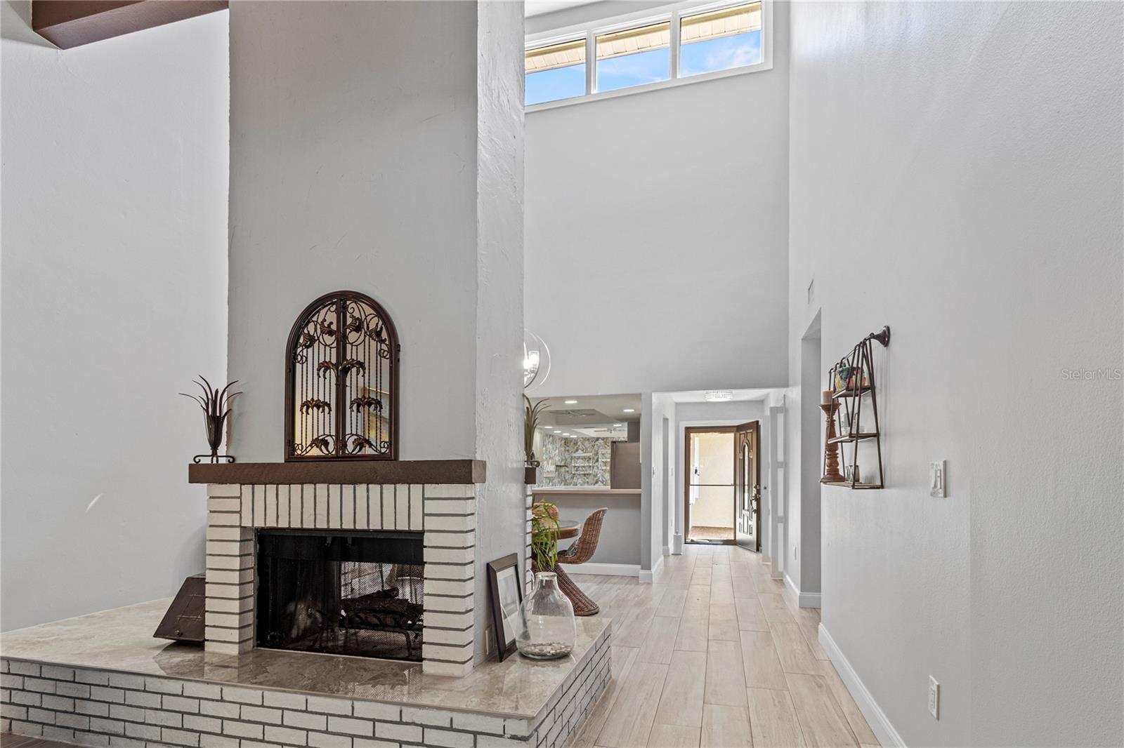 Image 18 of 64 For 4641 La Jolla Drive