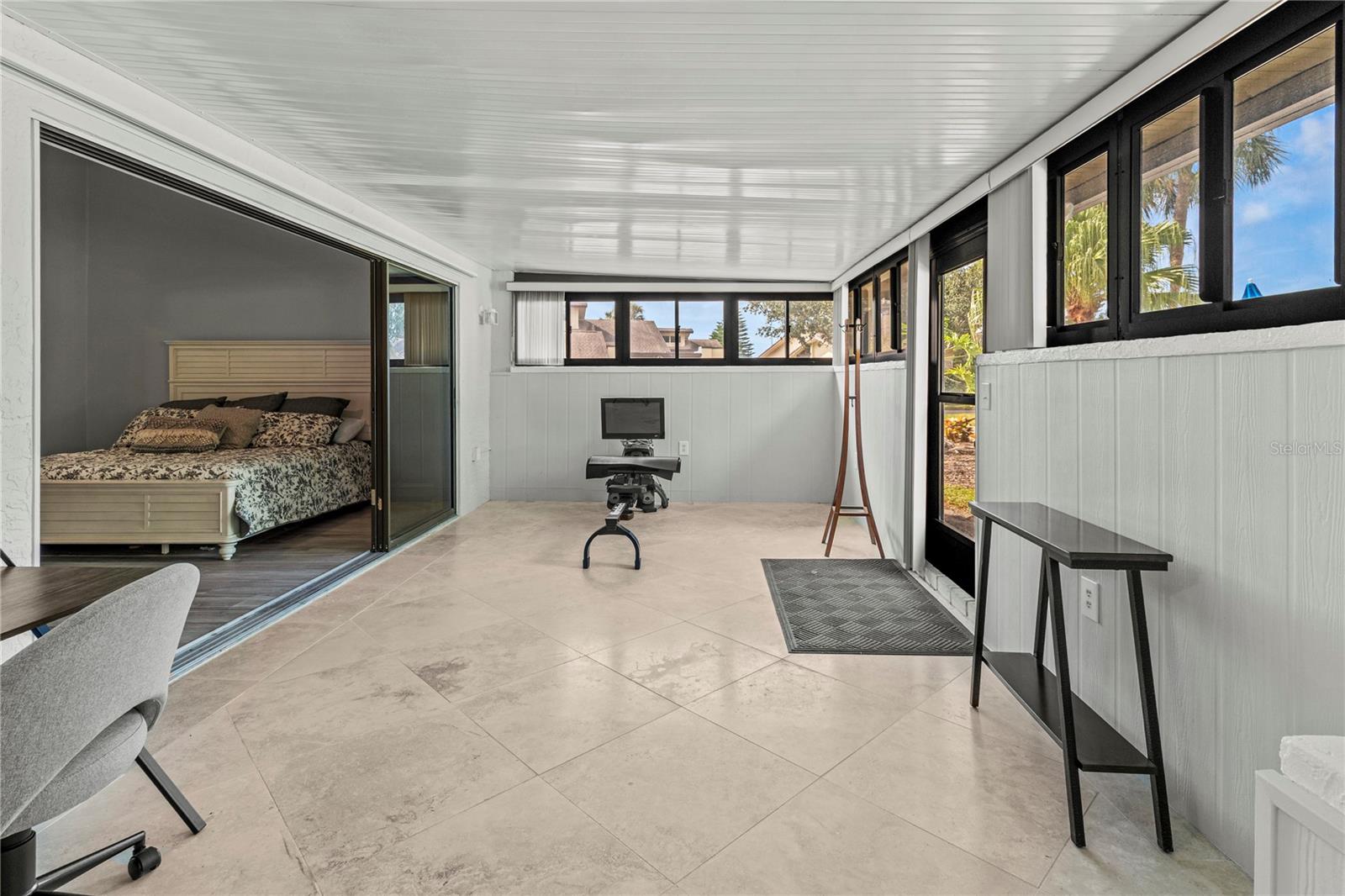 Image 24 of 64 For 4641 La Jolla Drive