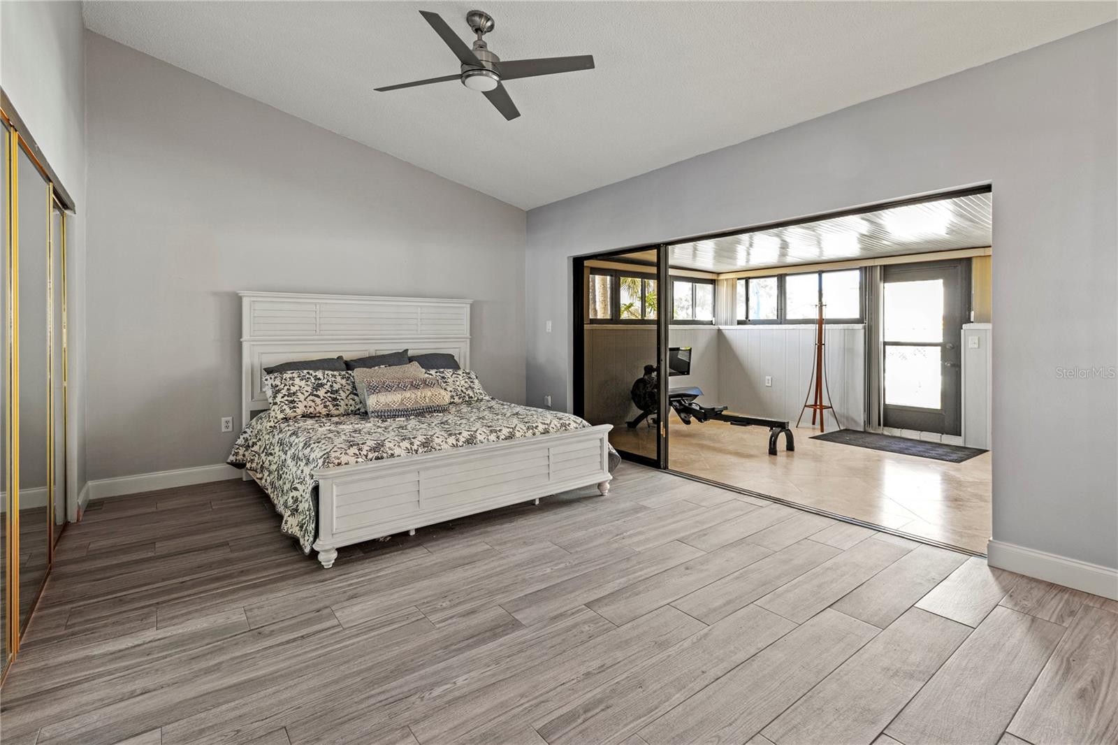 Image 28 of 64 For 4641 La Jolla Drive