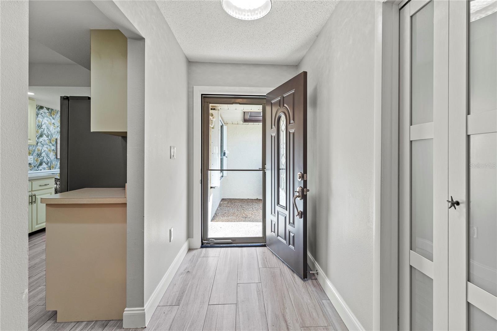 Image 3 of 64 For 4641 La Jolla Drive