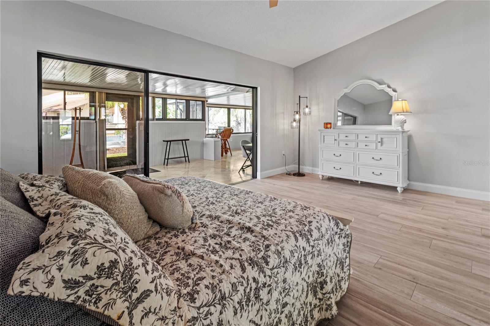 Image 30 of 64 For 4641 La Jolla Drive