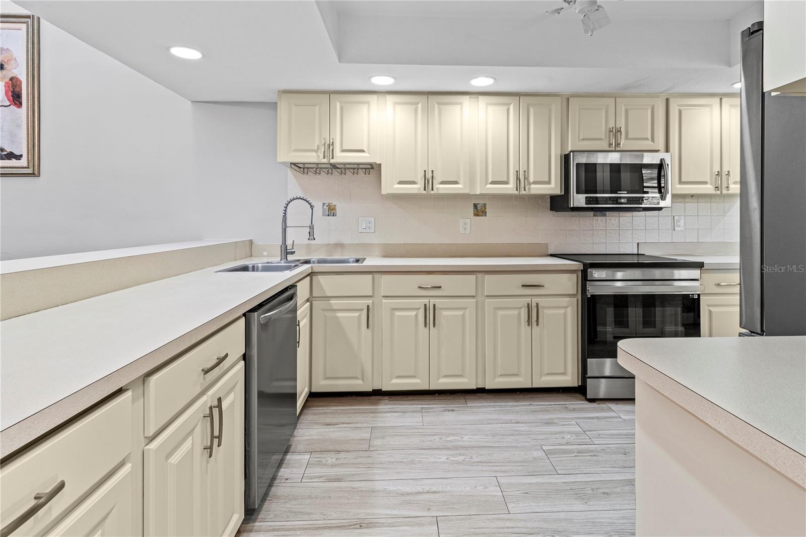 Image 5 of 64 For 4641 La Jolla Drive