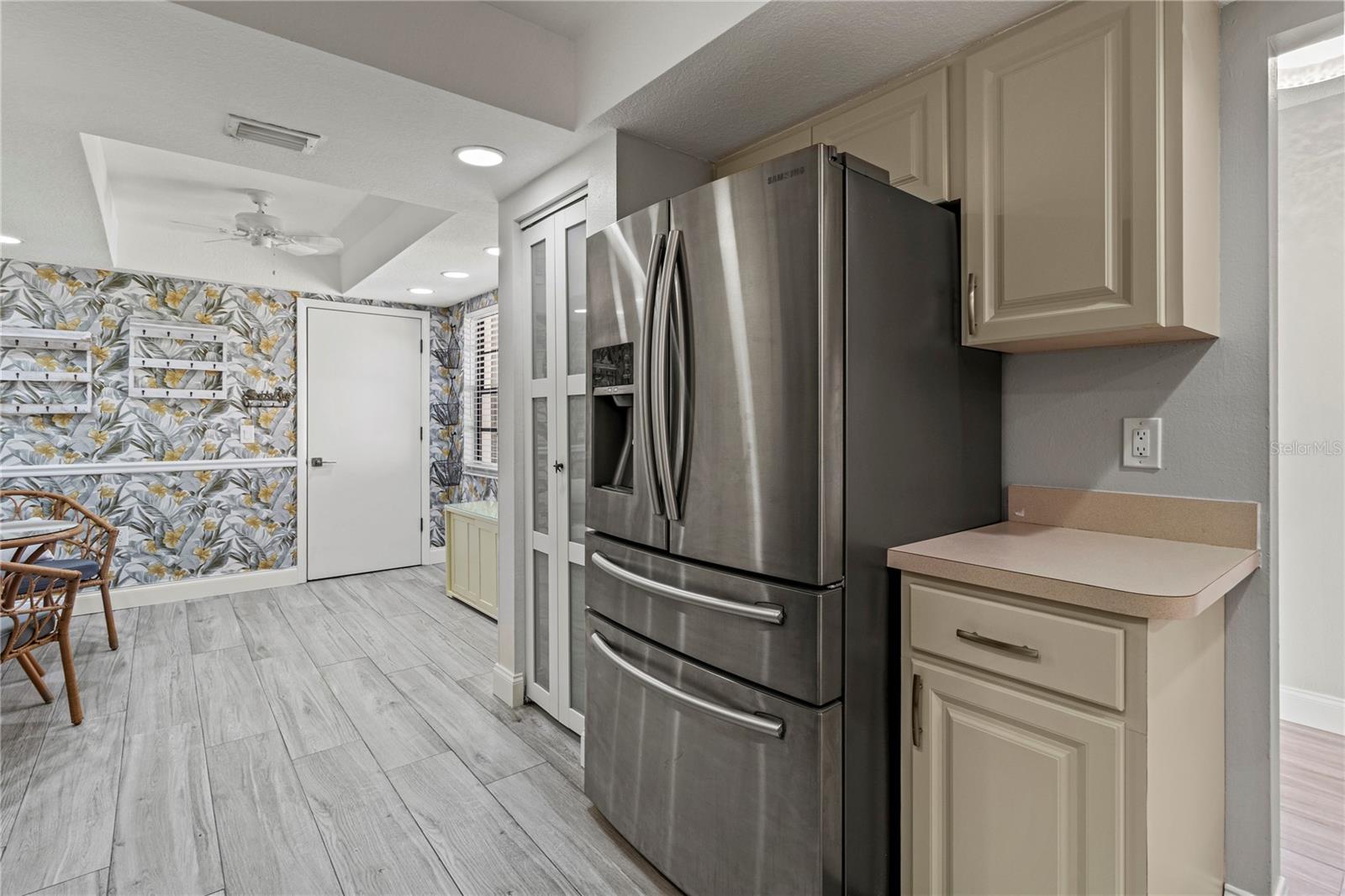 Image 7 of 64 For 4641 La Jolla Drive