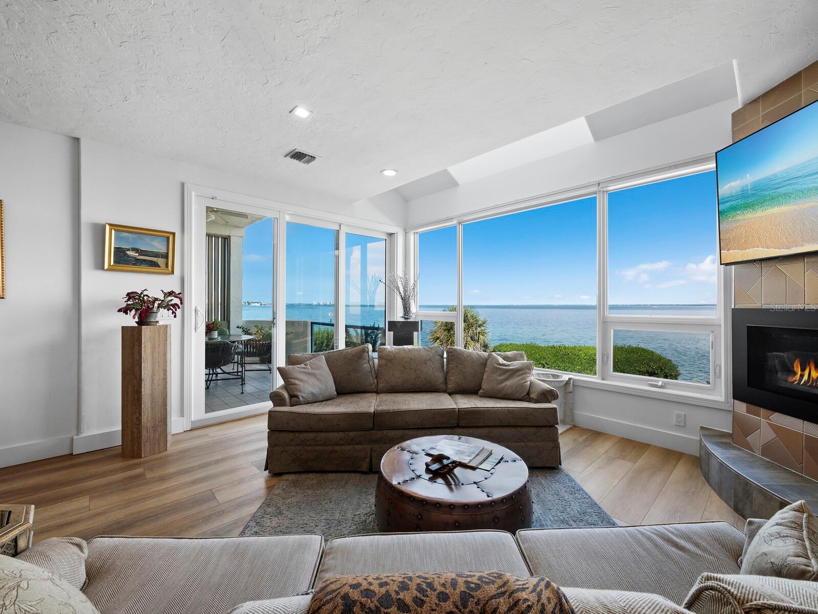 Image 10 of 50 For 340 Gulf Of Mexico Drive 112