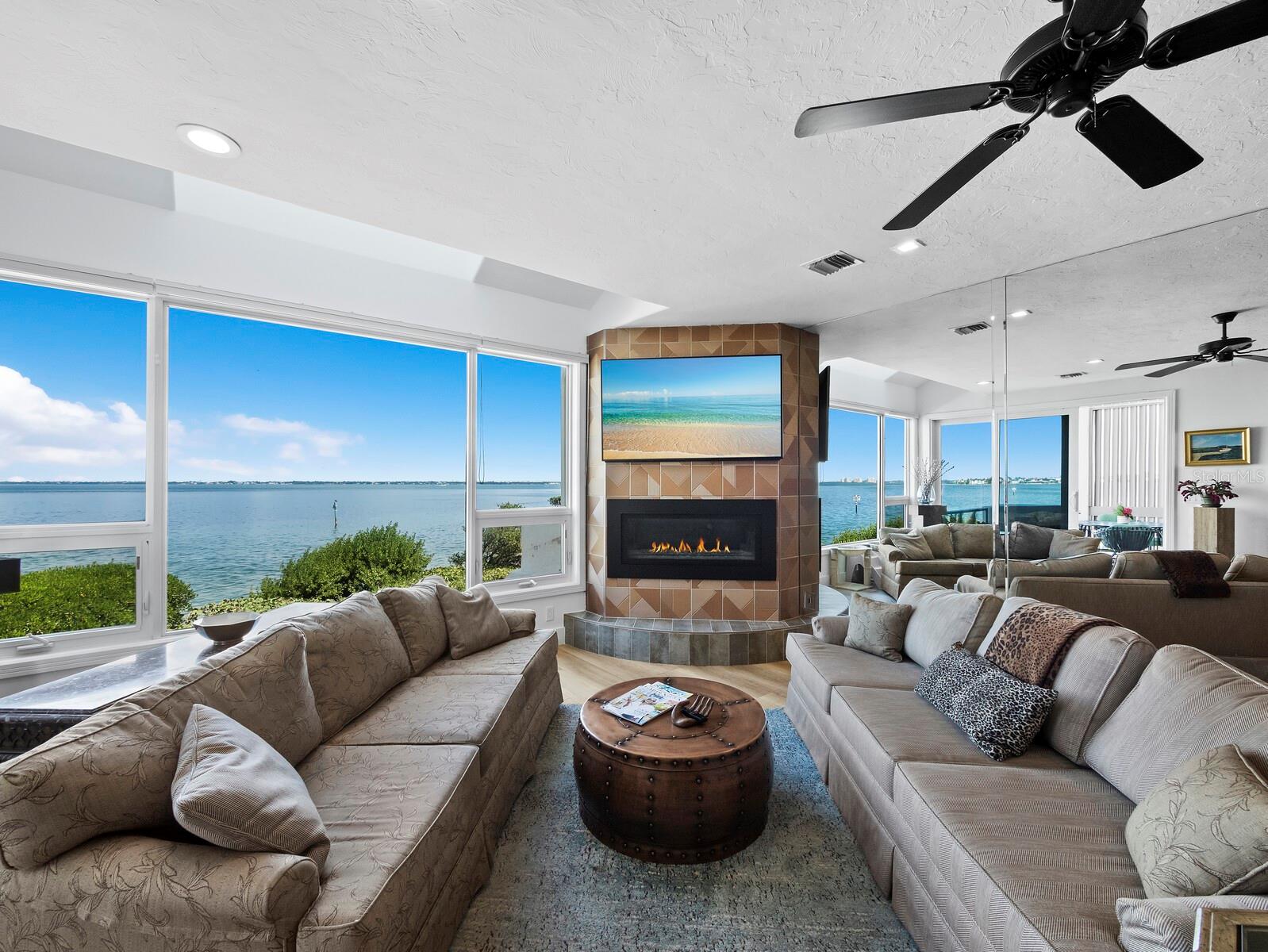 Image 11 of 50 For 340 Gulf Of Mexico Drive 112