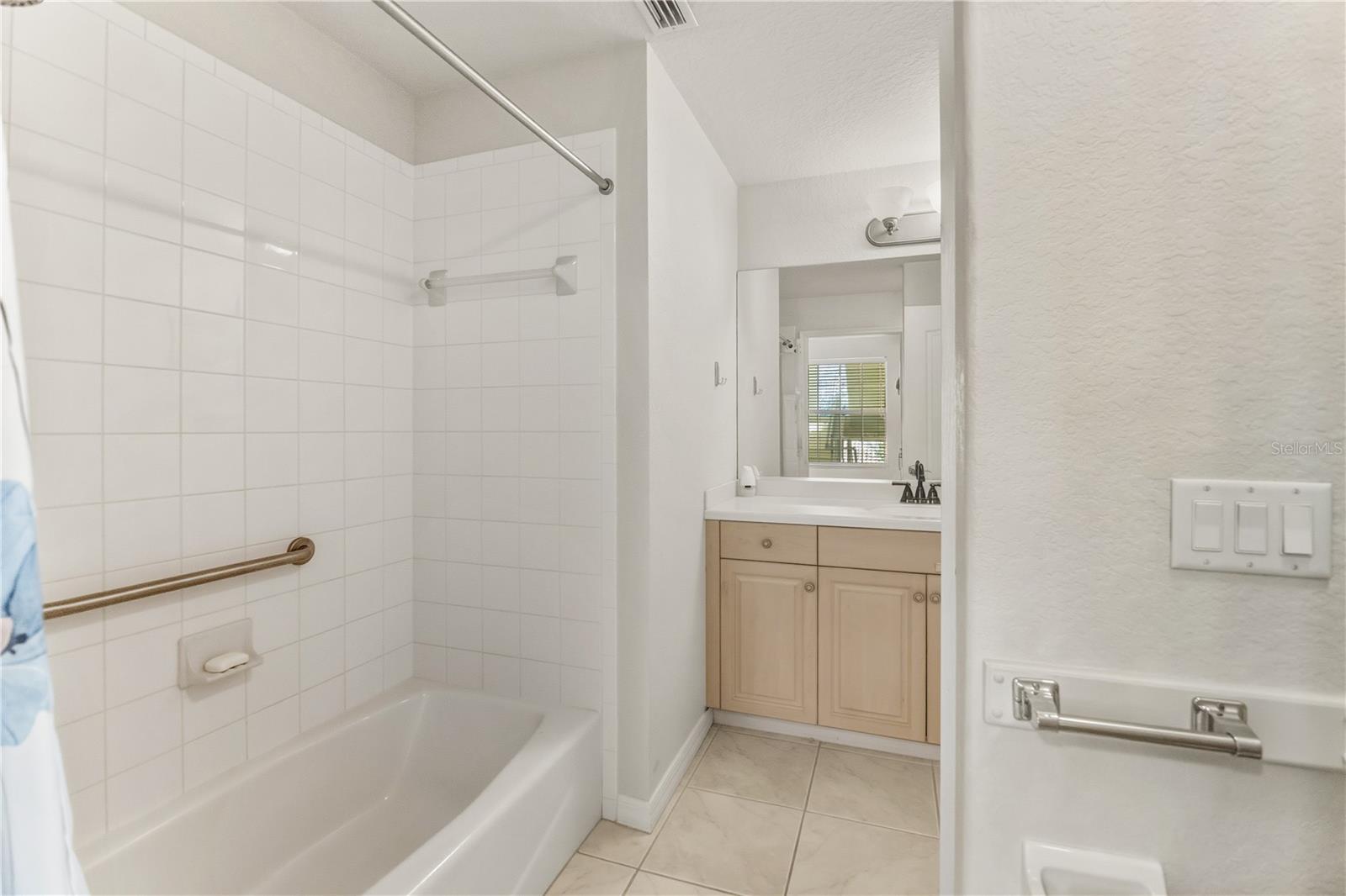 Image 32 of 60 For 900 San Lino Circle 921