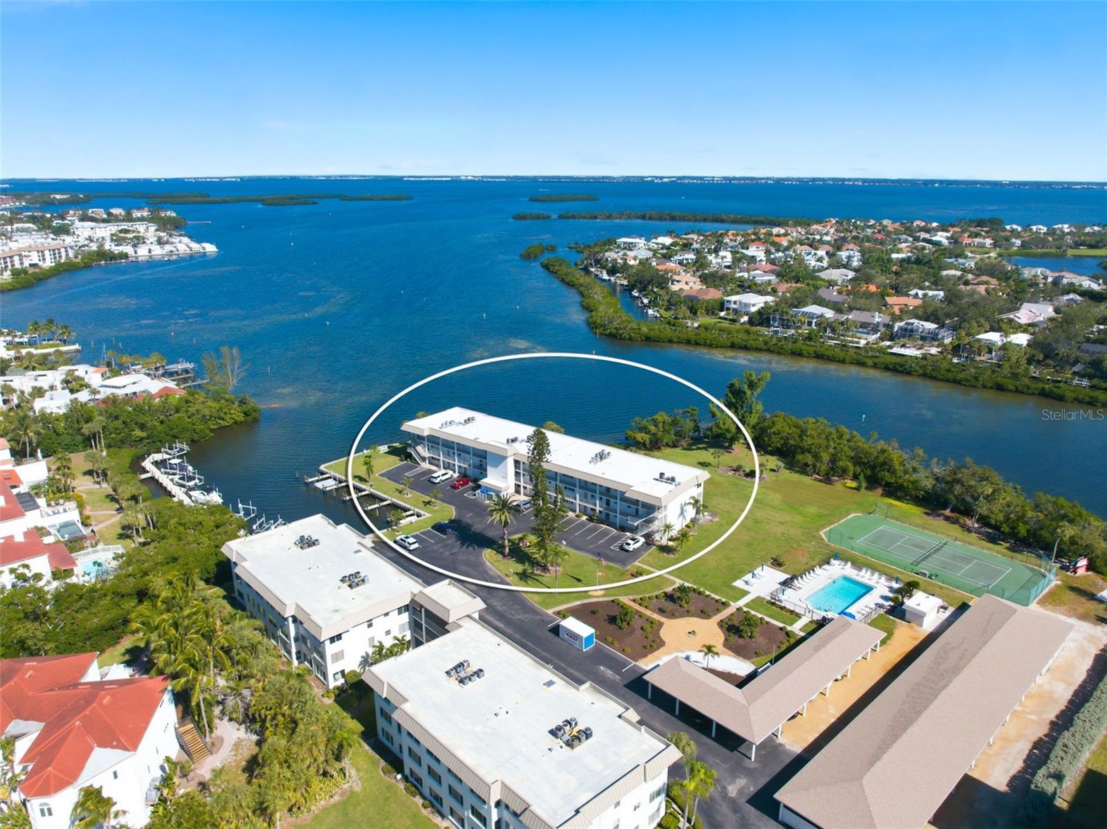 Image 32 of 41 For 3330 Gulf Of Mexico Drive 205d