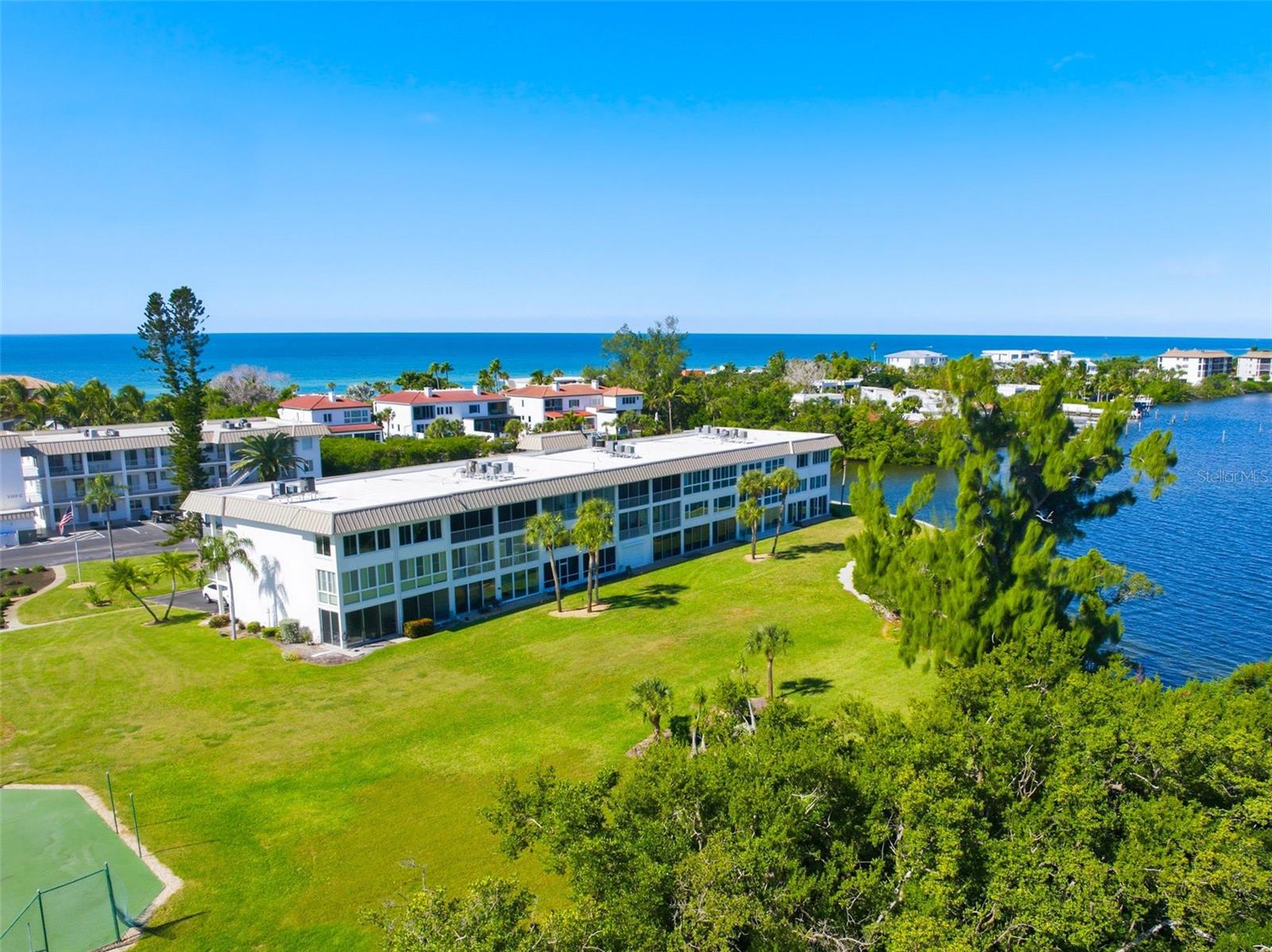 Image 38 of 41 For 3330 Gulf Of Mexico Drive 205d