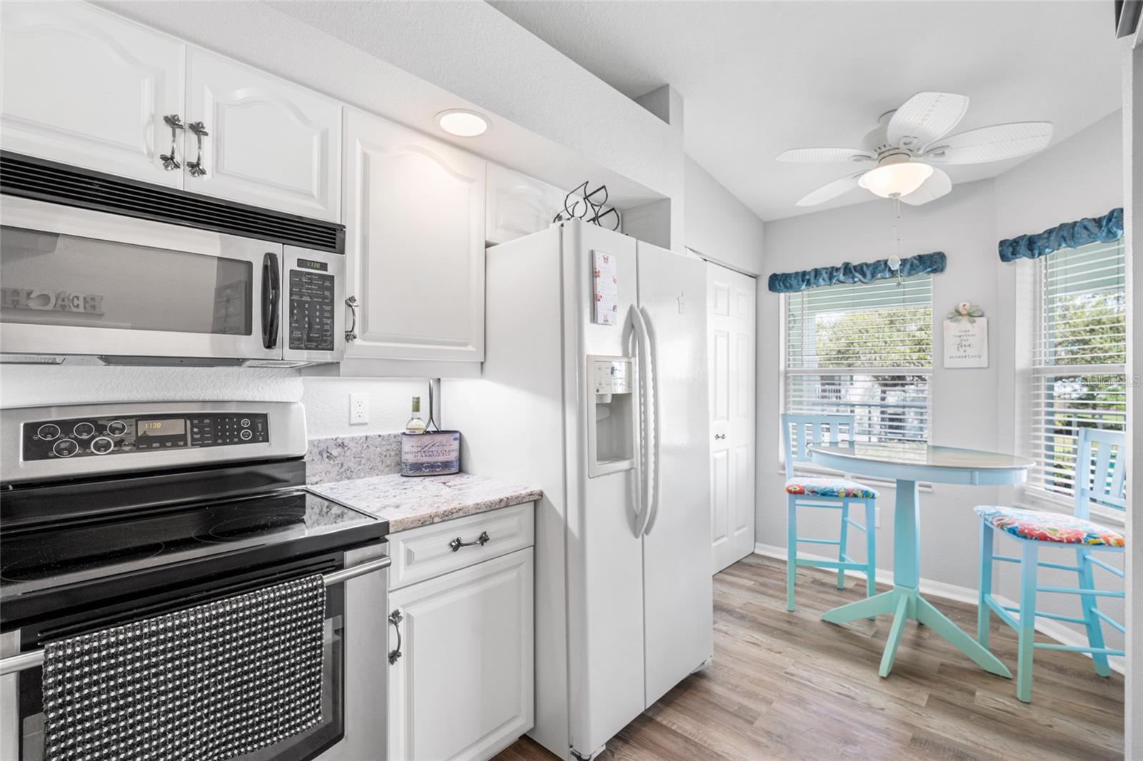 Image 12 of 50 For 5725 Greenwood Avenue 2203