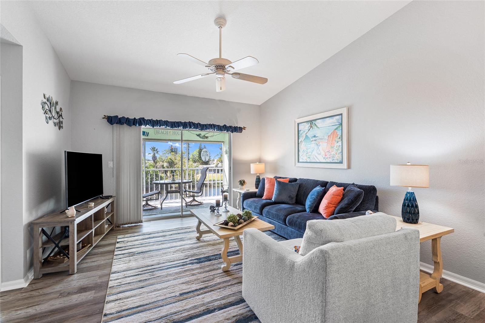 Image 18 of 50 For 5725 Greenwood Avenue 2203