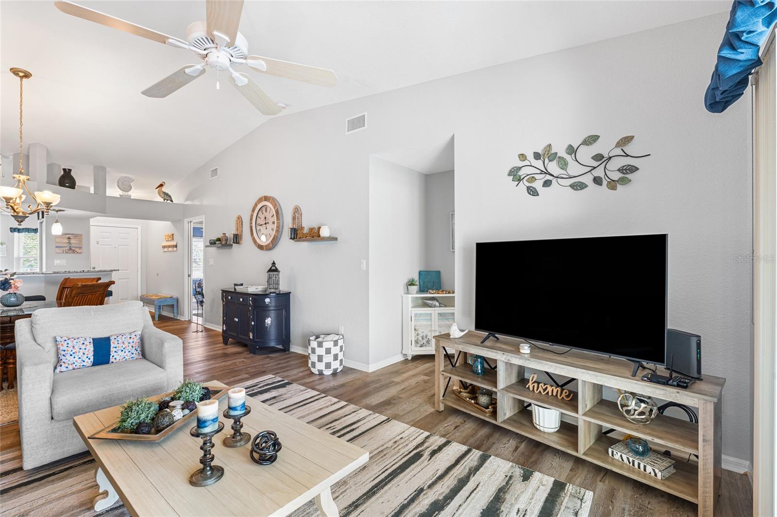 Image 20 of 50 For 5725 Greenwood Avenue 2203