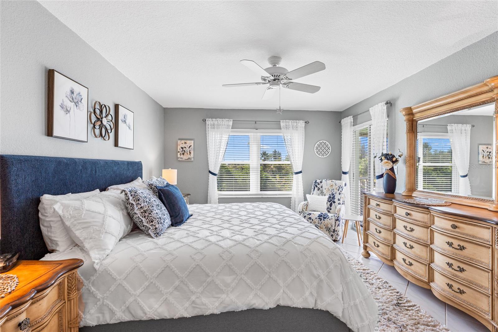 Image 24 of 50 For 5725 Greenwood Avenue 2203