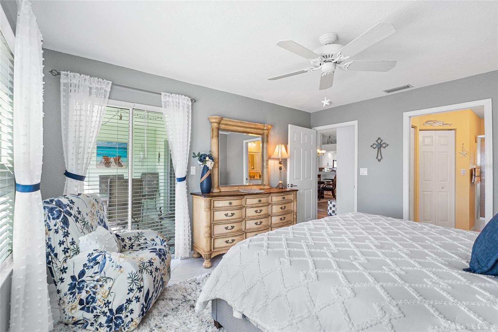 Image 25 of 50 For 5725 Greenwood Avenue 2203