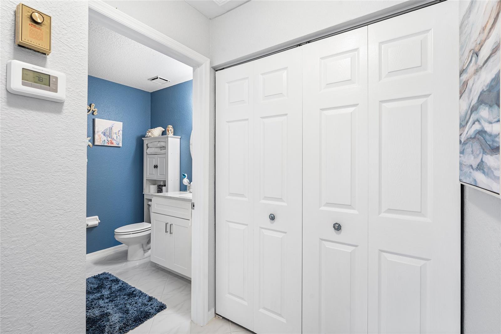 Image 28 of 50 For 5725 Greenwood Avenue 2203