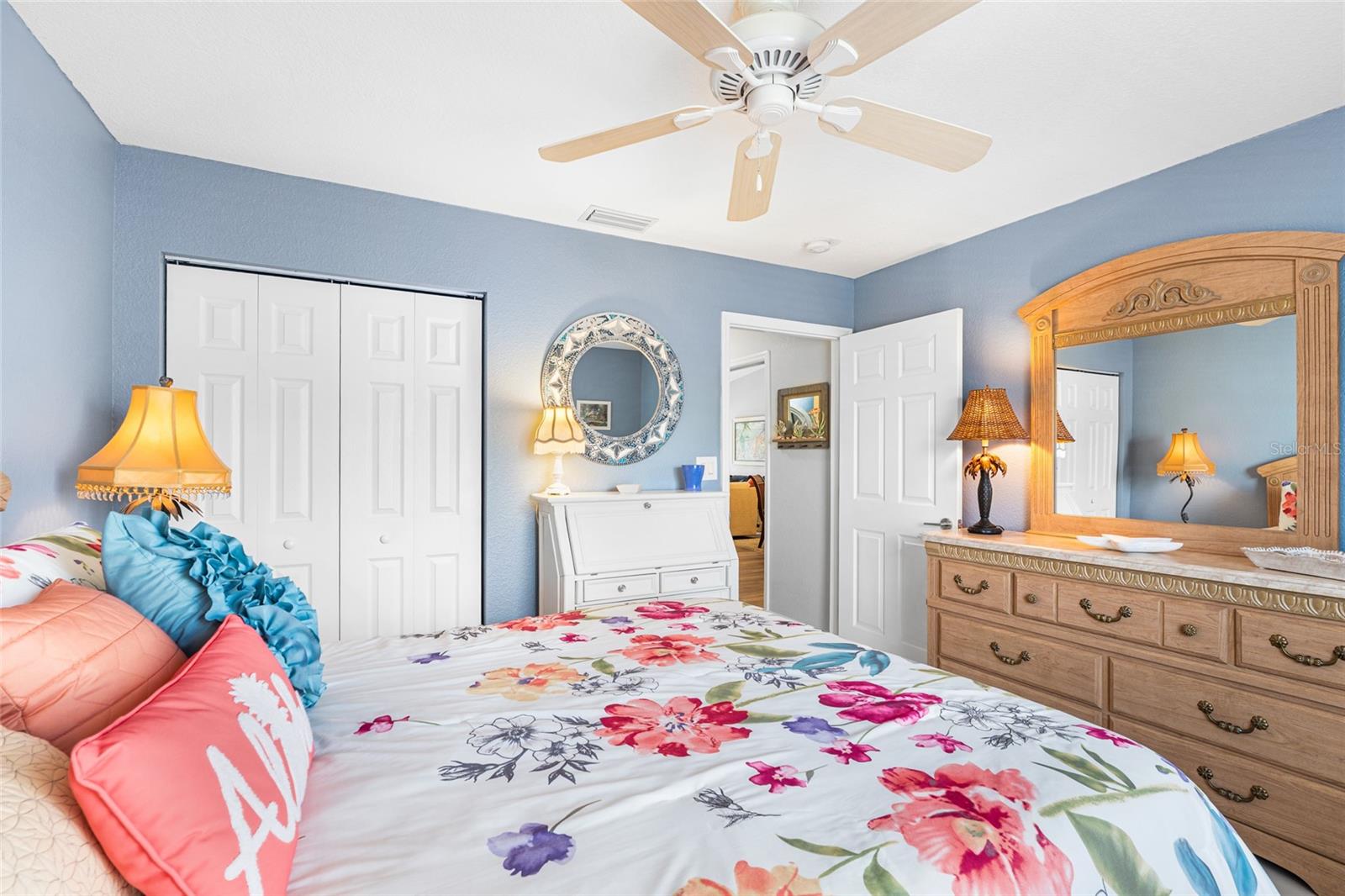 Image 34 of 50 For 5725 Greenwood Avenue 2203