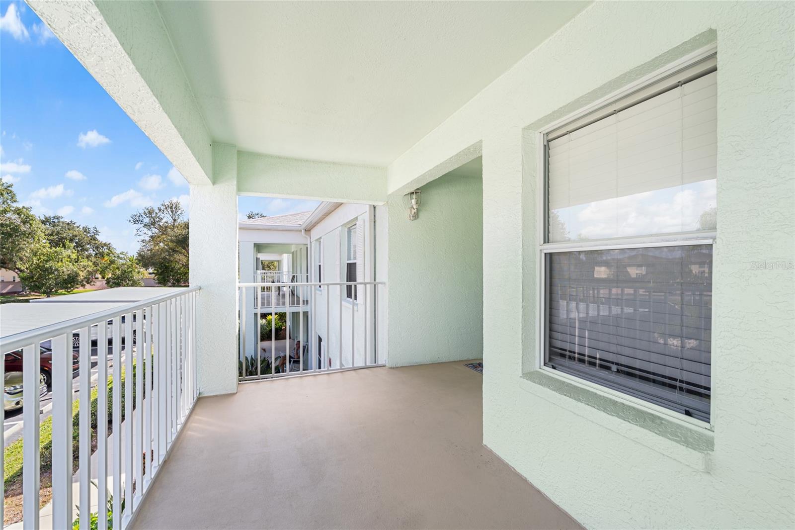 Image 5 of 50 For 5725 Greenwood Avenue 2203