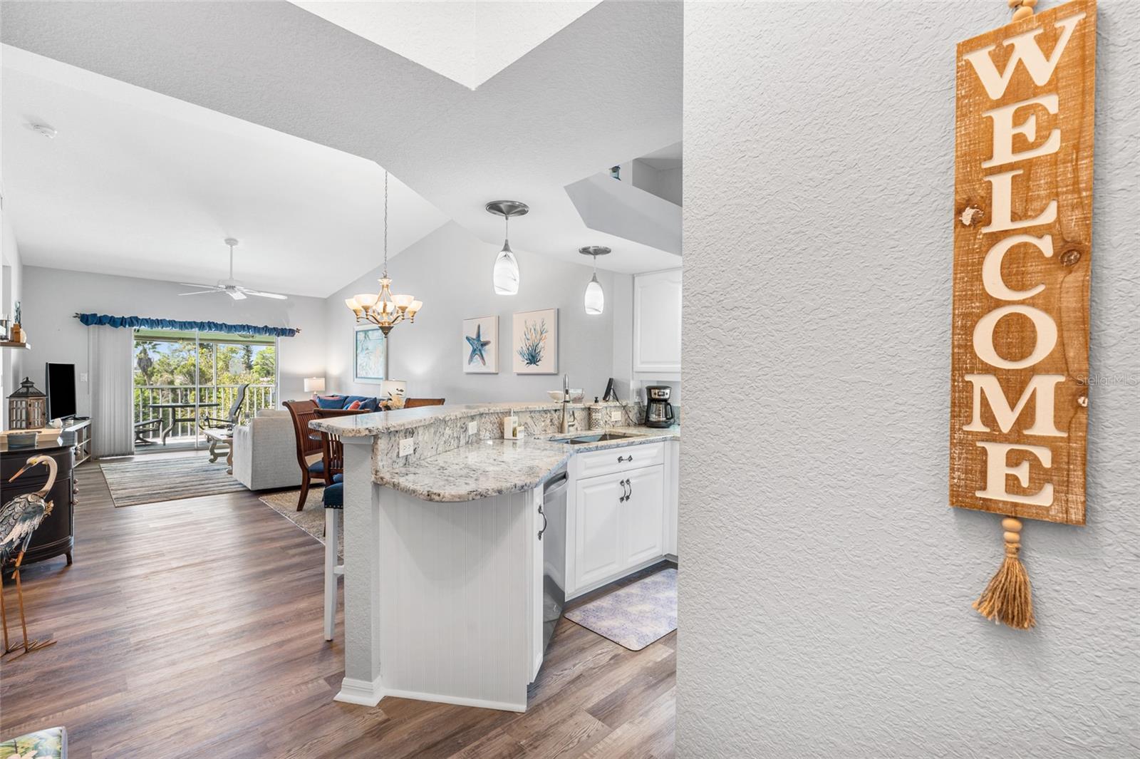 Image 9 of 50 For 5725 Greenwood Avenue 2203