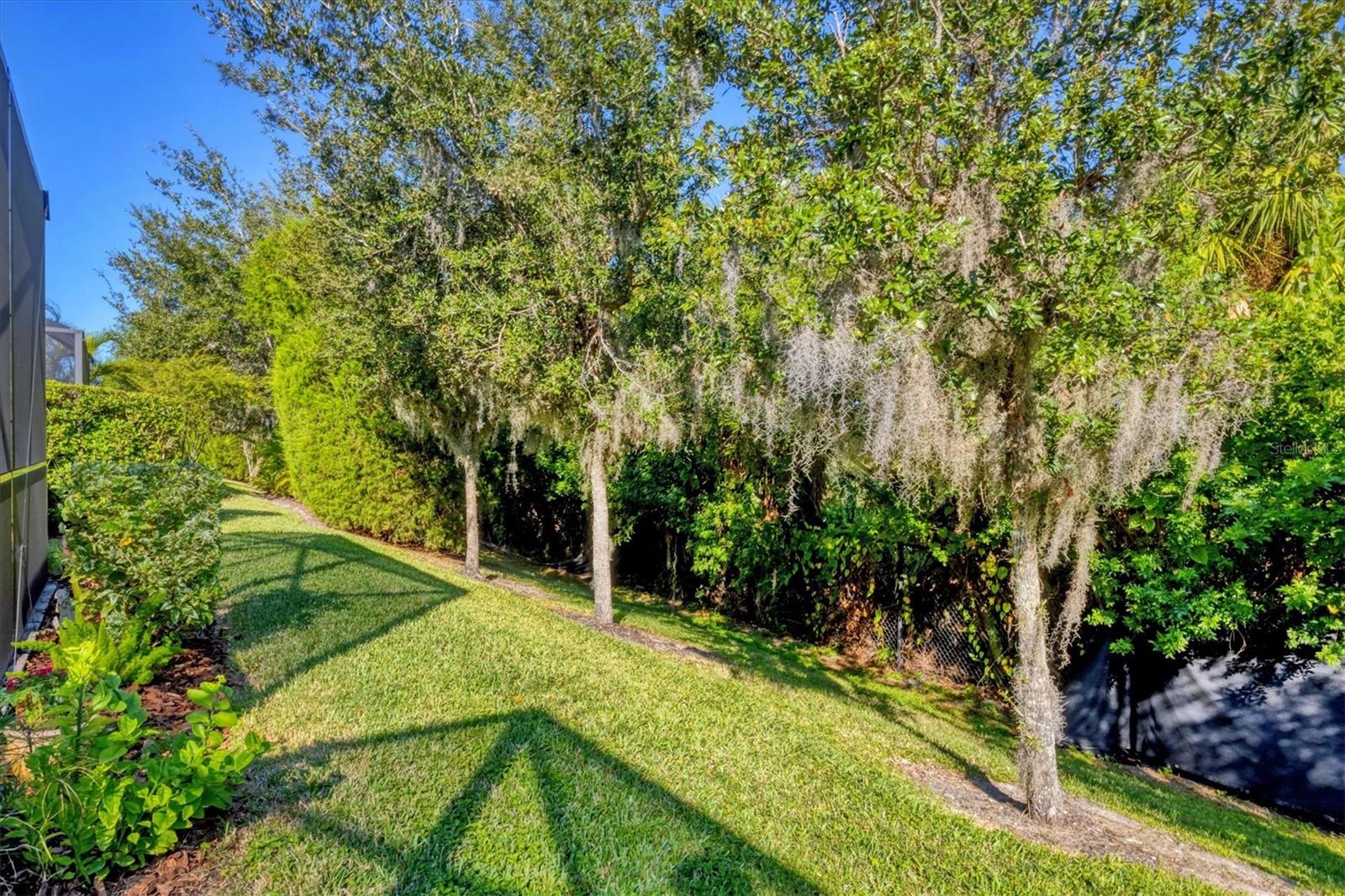 Image 28 of 39 For 2985 Trustee Avenue