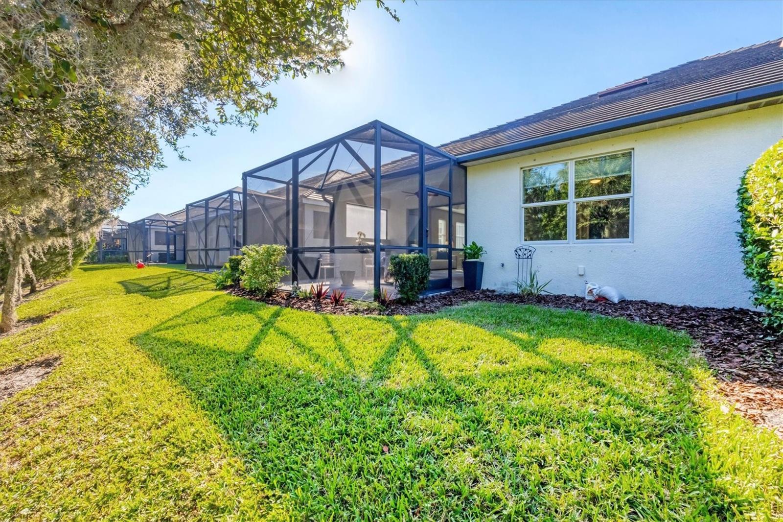 Image 29 of 39 For 2985 Trustee Avenue