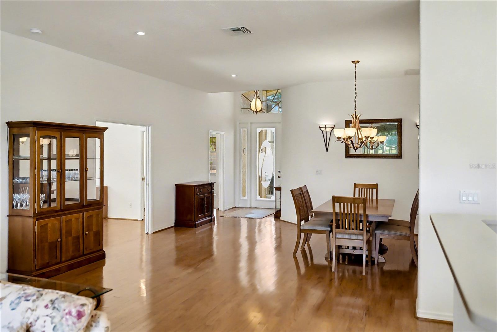 Image 10 of 61 For 26268 Feathersound Drive