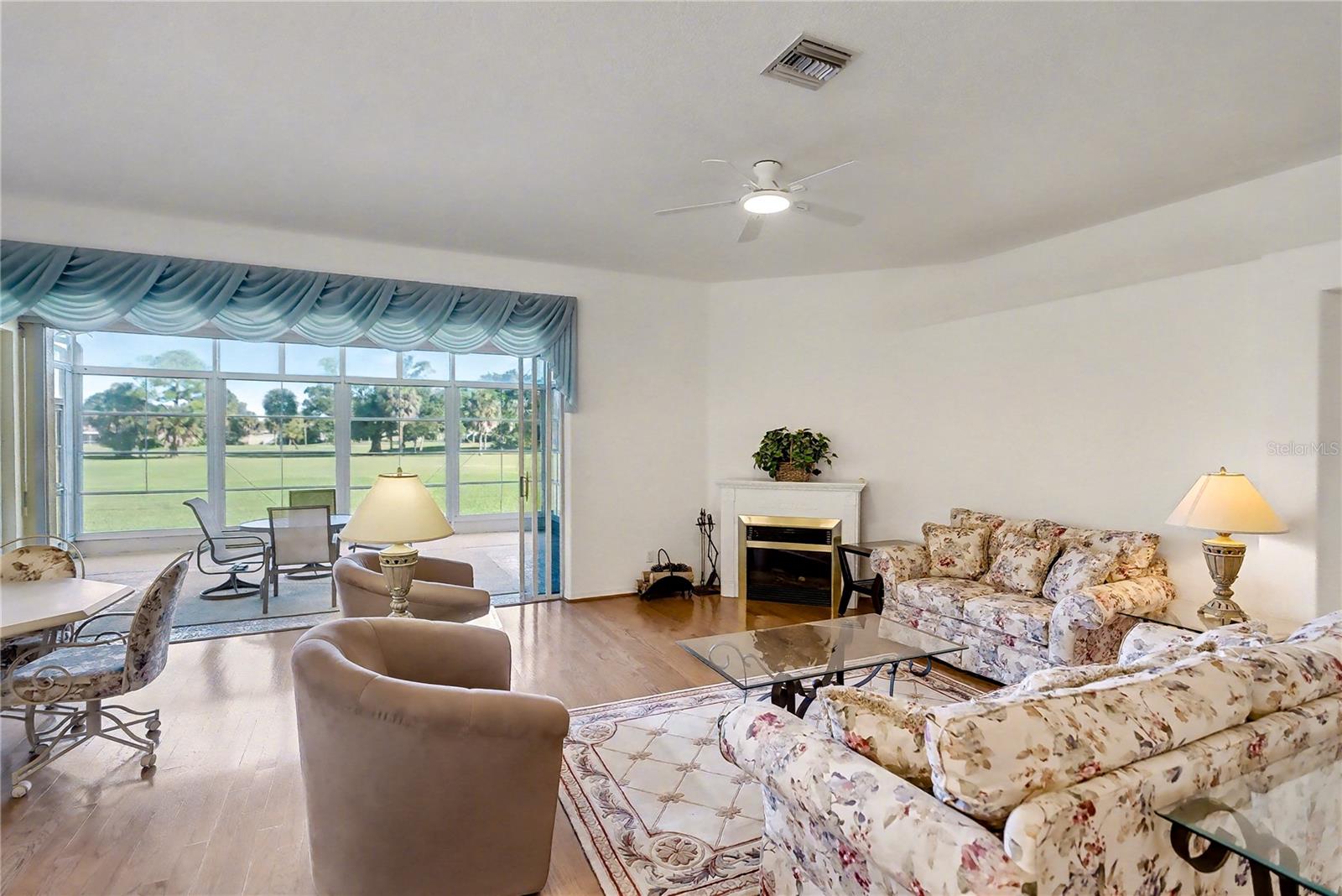 Image 11 of 61 For 26268 Feathersound Drive