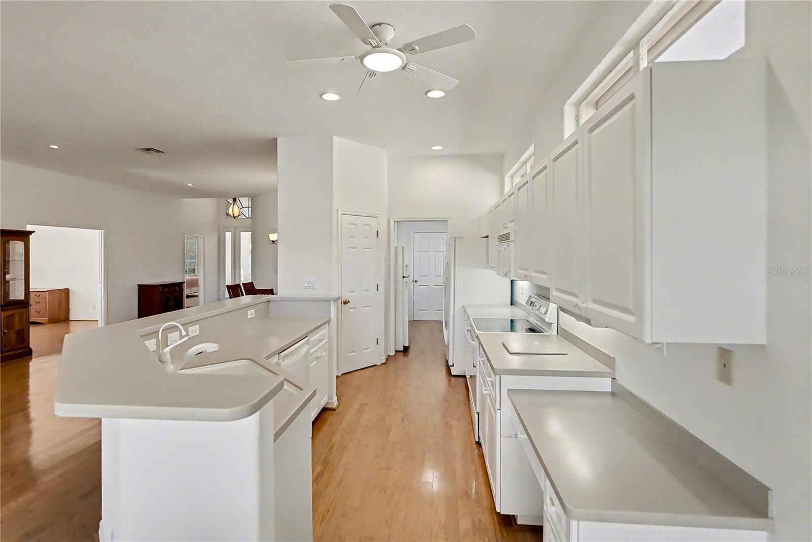 Image 15 of 61 For 26268 Feathersound Drive