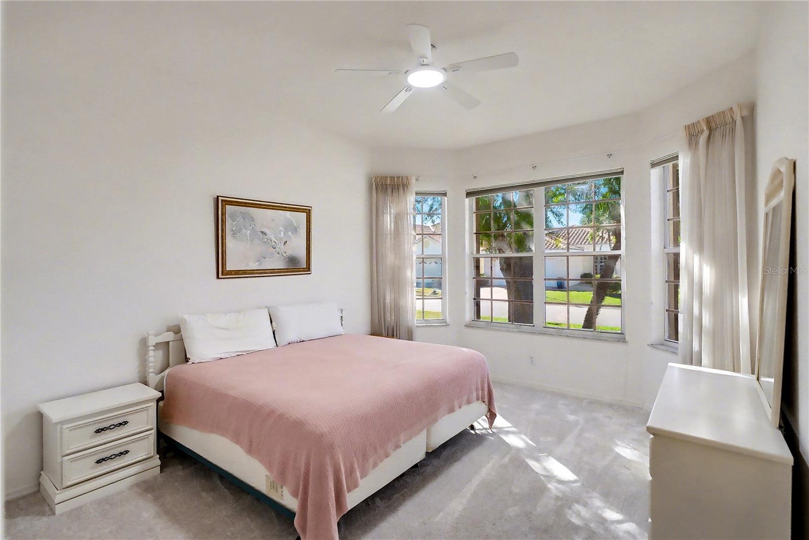 Image 27 of 61 For 26268 Feathersound Drive