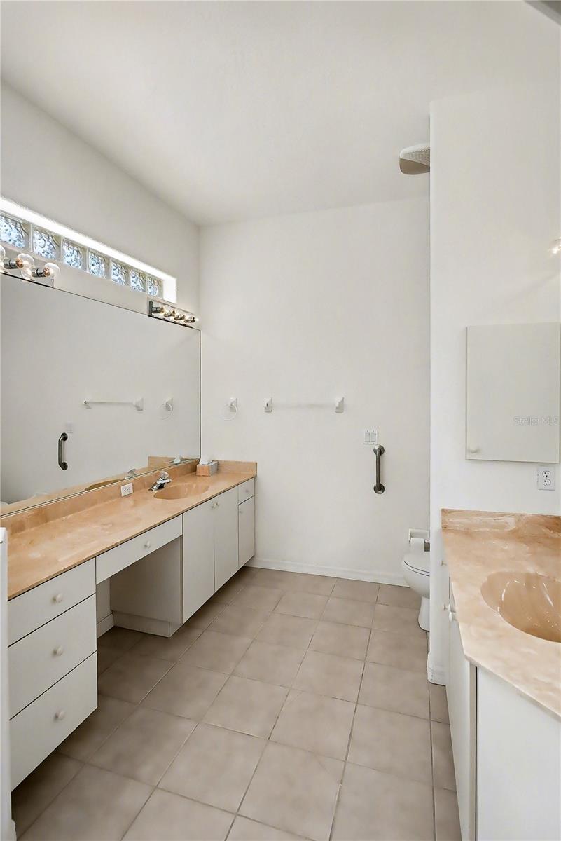 Image 34 of 61 For 26268 Feathersound Drive