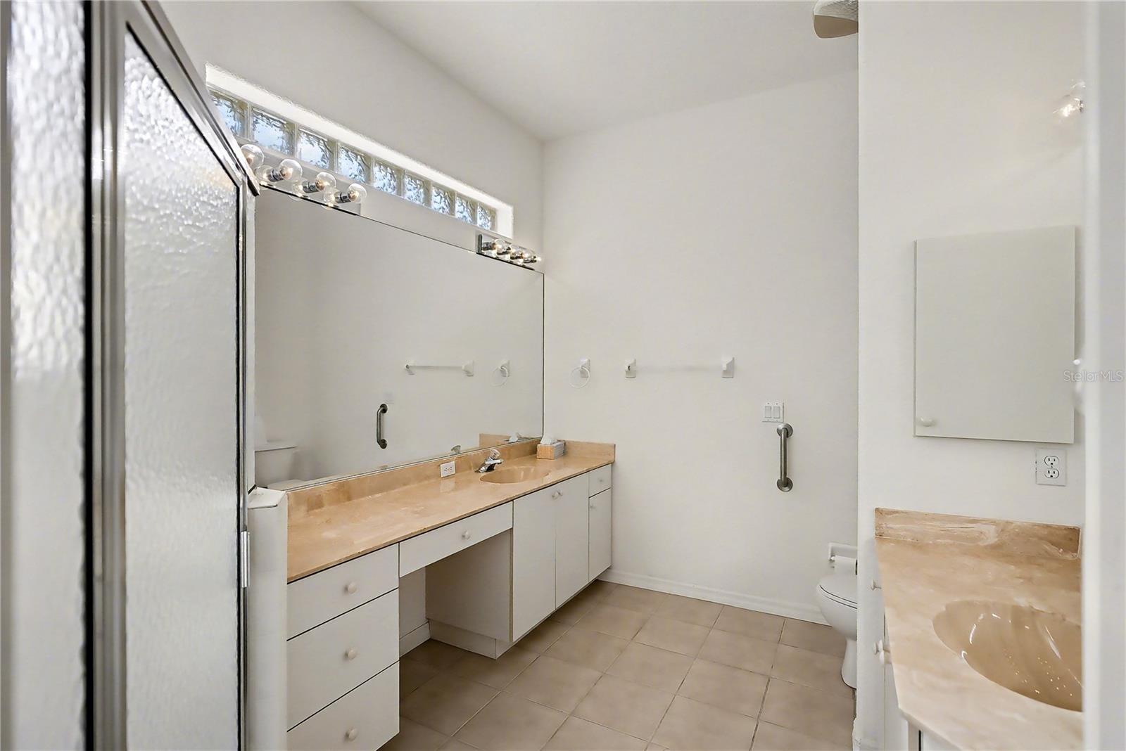 Image 36 of 61 For 26268 Feathersound Drive