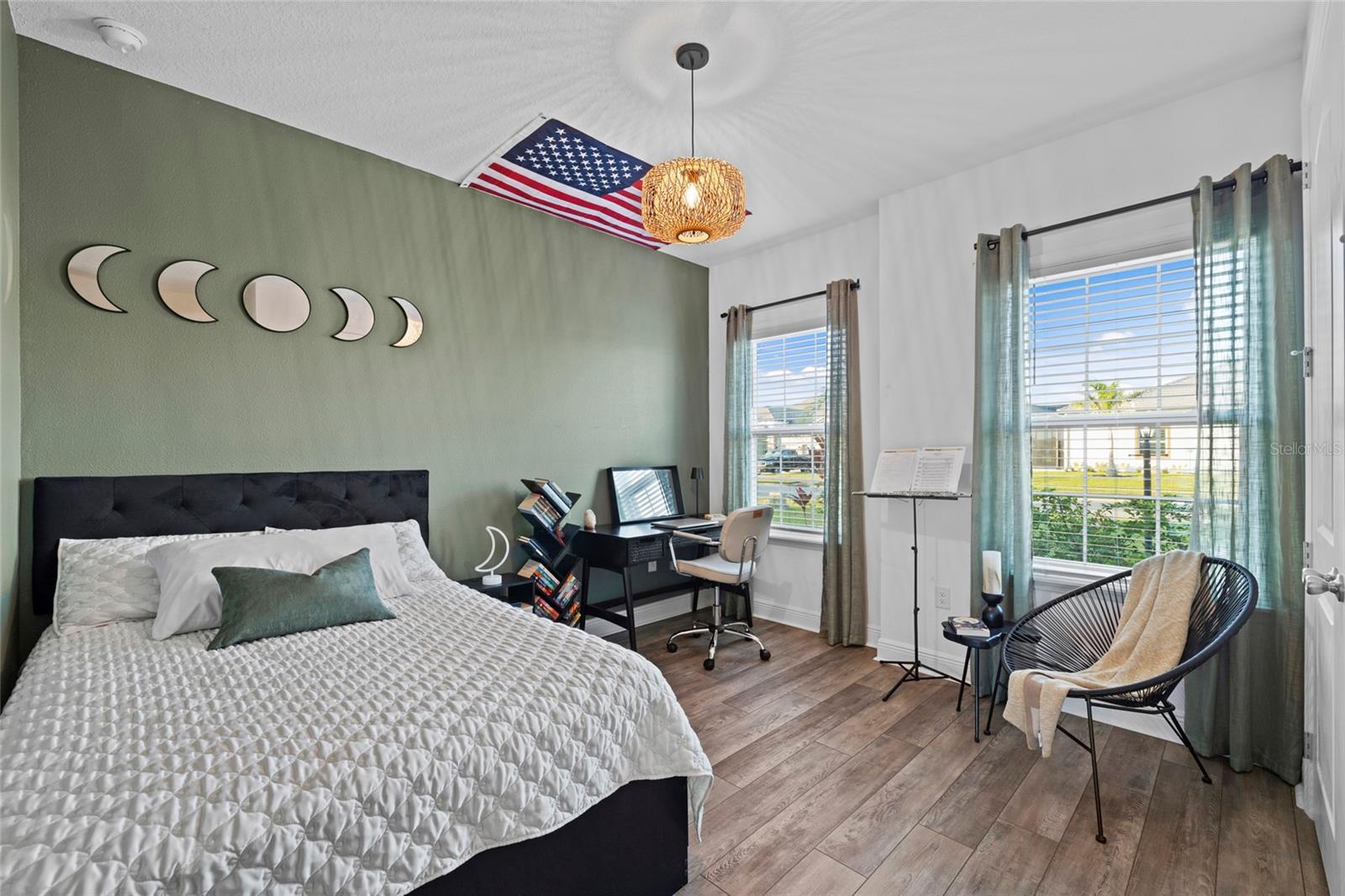 Image 33 of 55 For 14911 18th Run E