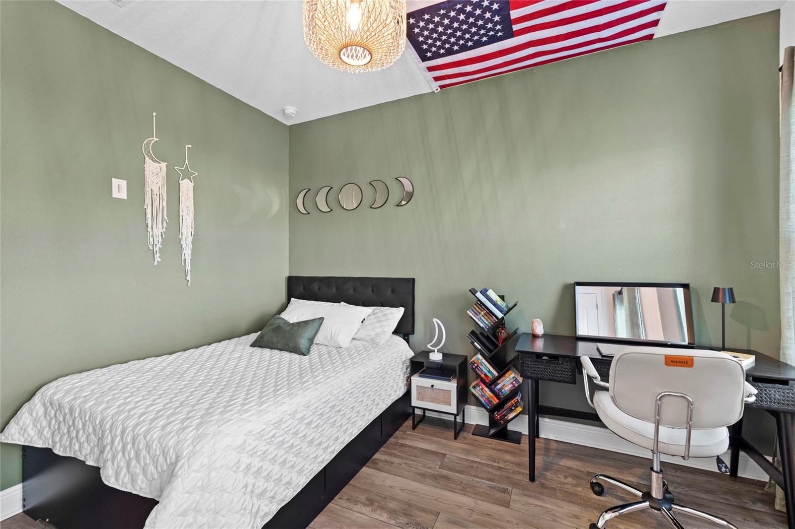 Image 34 of 55 For 14911 18th Run E