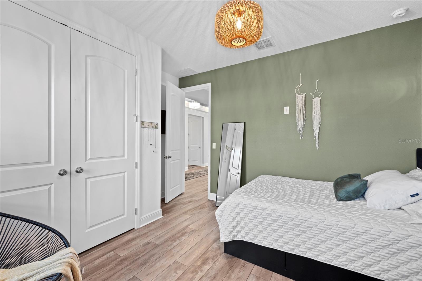 Image 35 of 55 For 14911 18th Run E