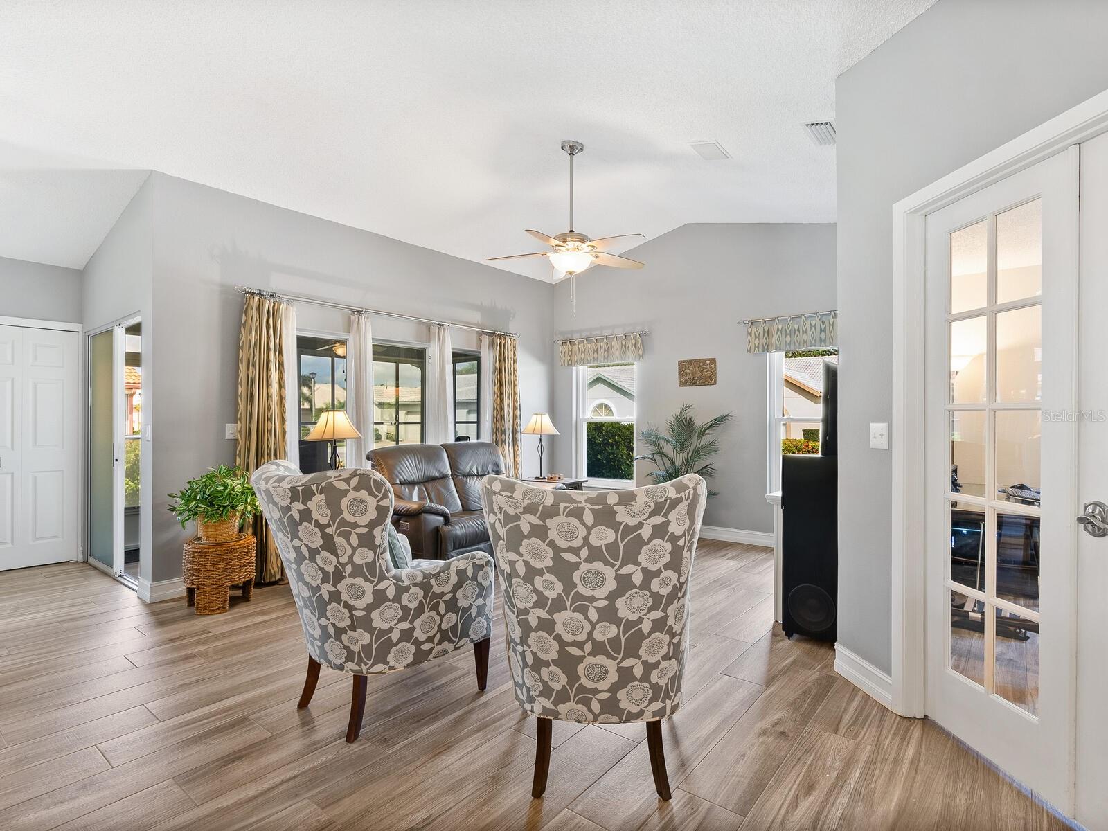 Image 4 of 49 For 4124 Rosas Avenue 3081