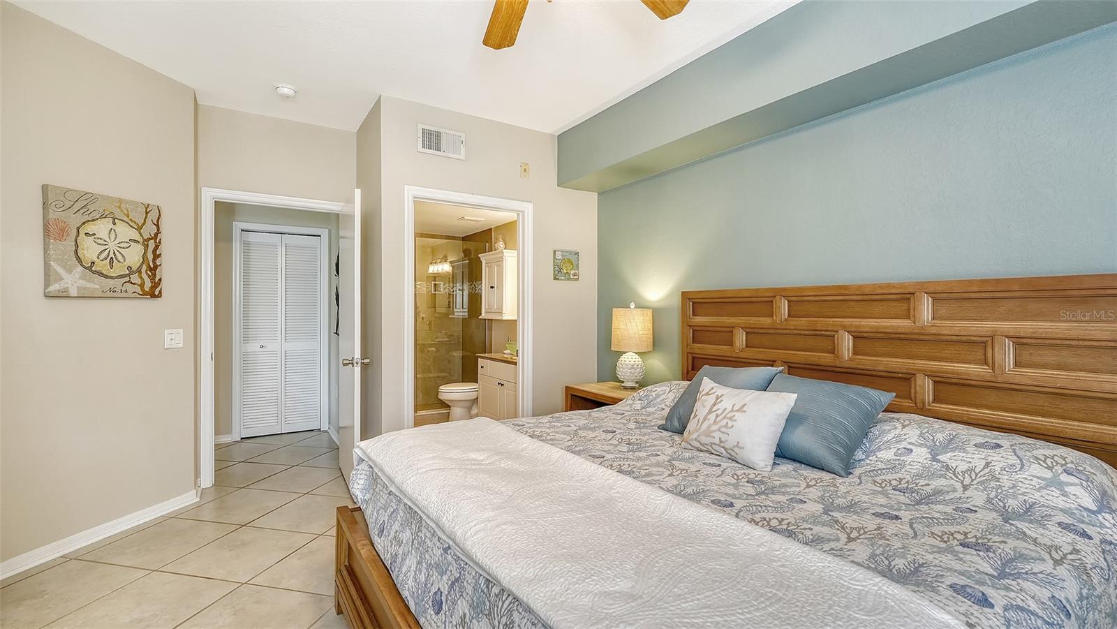 Image 10 of 33 For 5160 Northridge Road 212