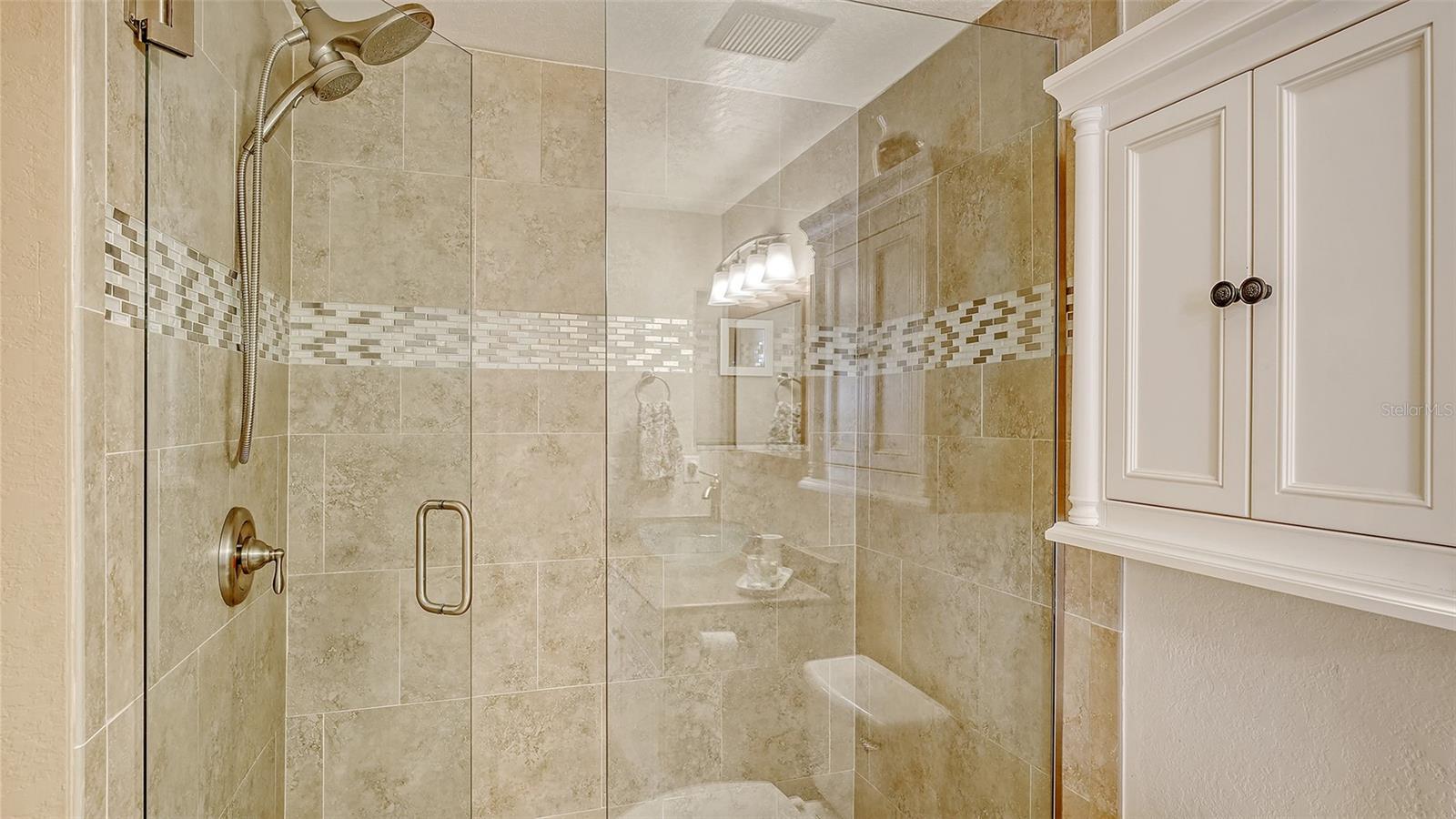 Image 12 of 33 For 5160 Northridge Road 212