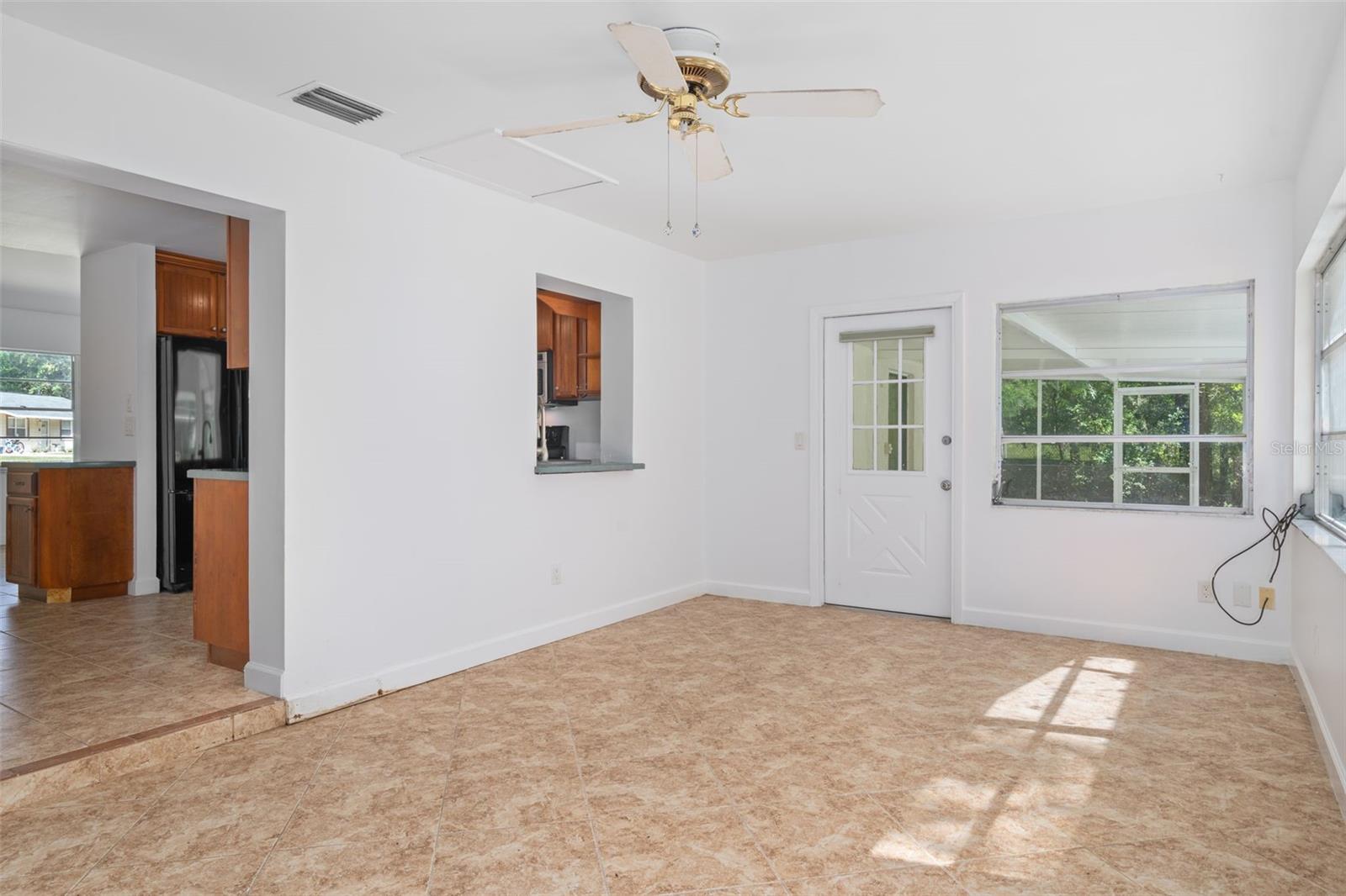 Image 21 of 52 For 33486 Westwood Drive