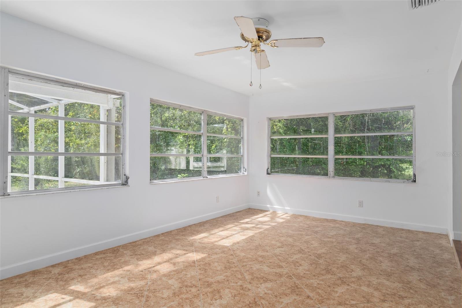 Image 22 of 52 For 33486 Westwood Drive