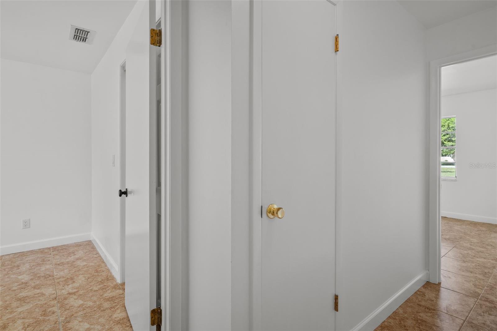 Image 23 of 52 For 33486 Westwood Drive